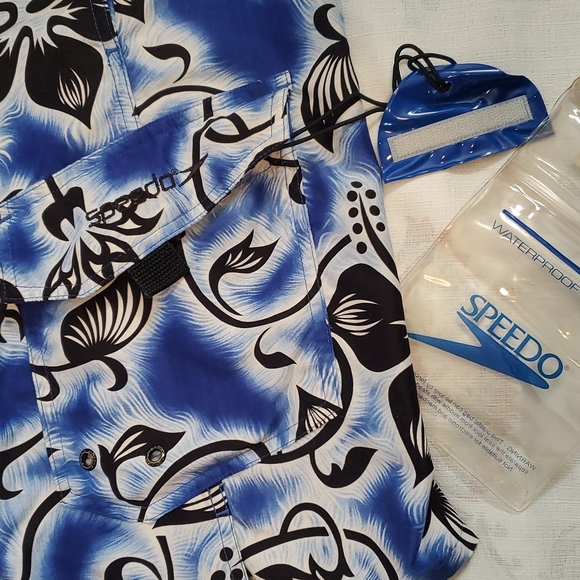 Speedo Board Shorts - Picture 2 of 4